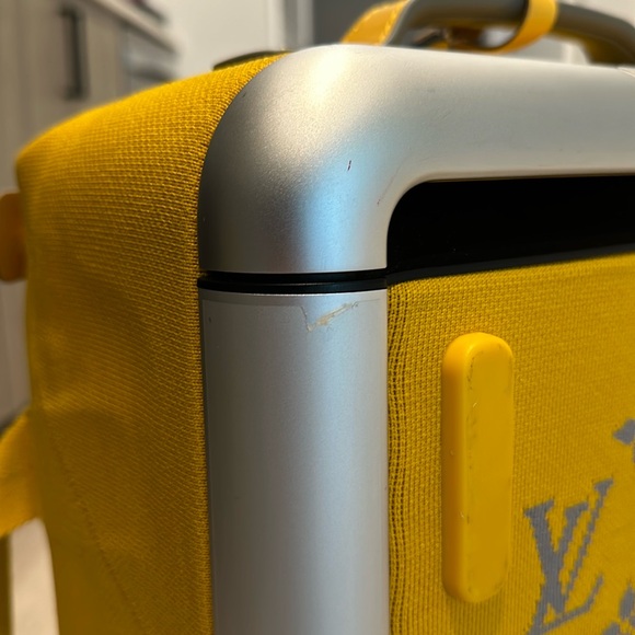 Louis Vuitton Duffle Bag Horizon Soft
Jacquard 55 Yellow - Picture 17 of 17